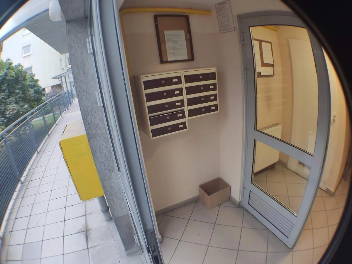 3030 Jana Spychalskiego 32 - Tanie Pokoje W Apartamencie - Samodzielne Zameldowanie - Self Check In Poznan 0*,  Poland